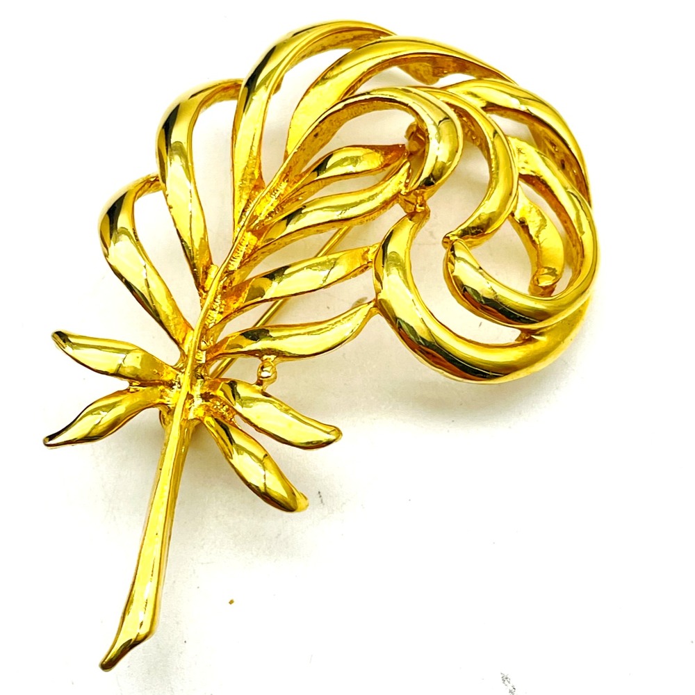 Vintage Gold Tone Feather Brooch Pin Curled Plume Swirl Statement Jewelry
